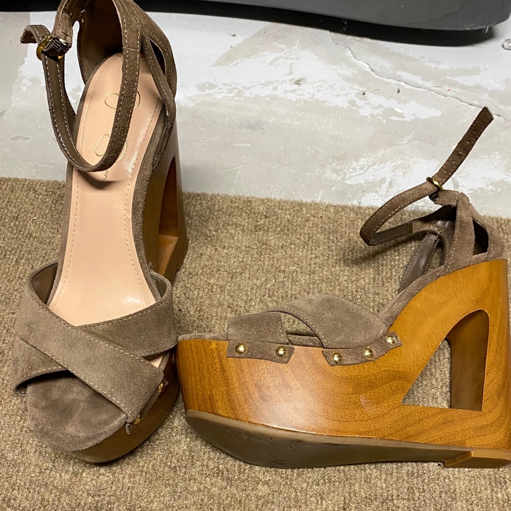 Jessica Simpson size 10 wedges heel 5 inch heel